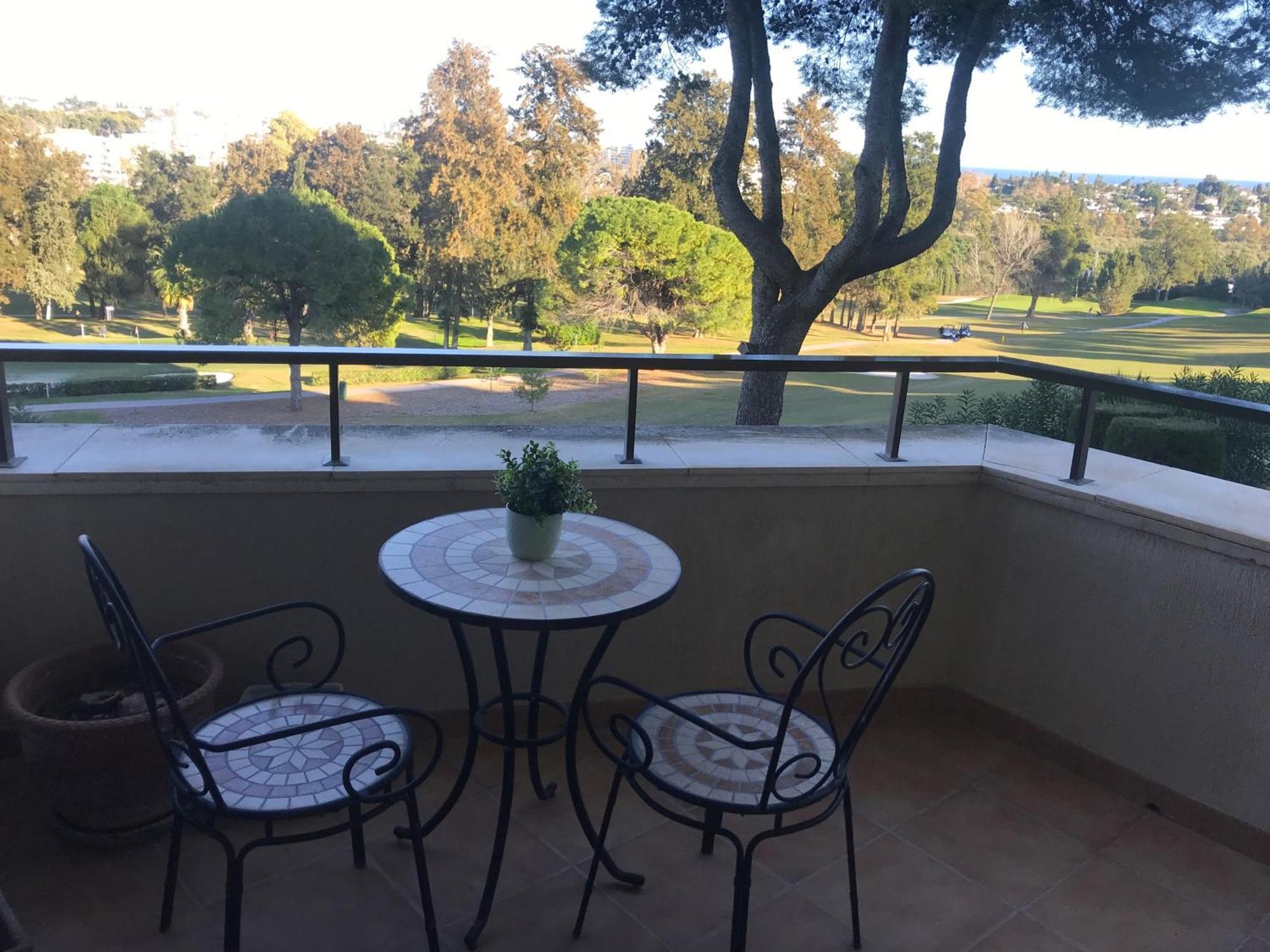 Habitacion Deluxe Con Bano Privado En Atalaya Apartagolf, Estepona Exterior foto